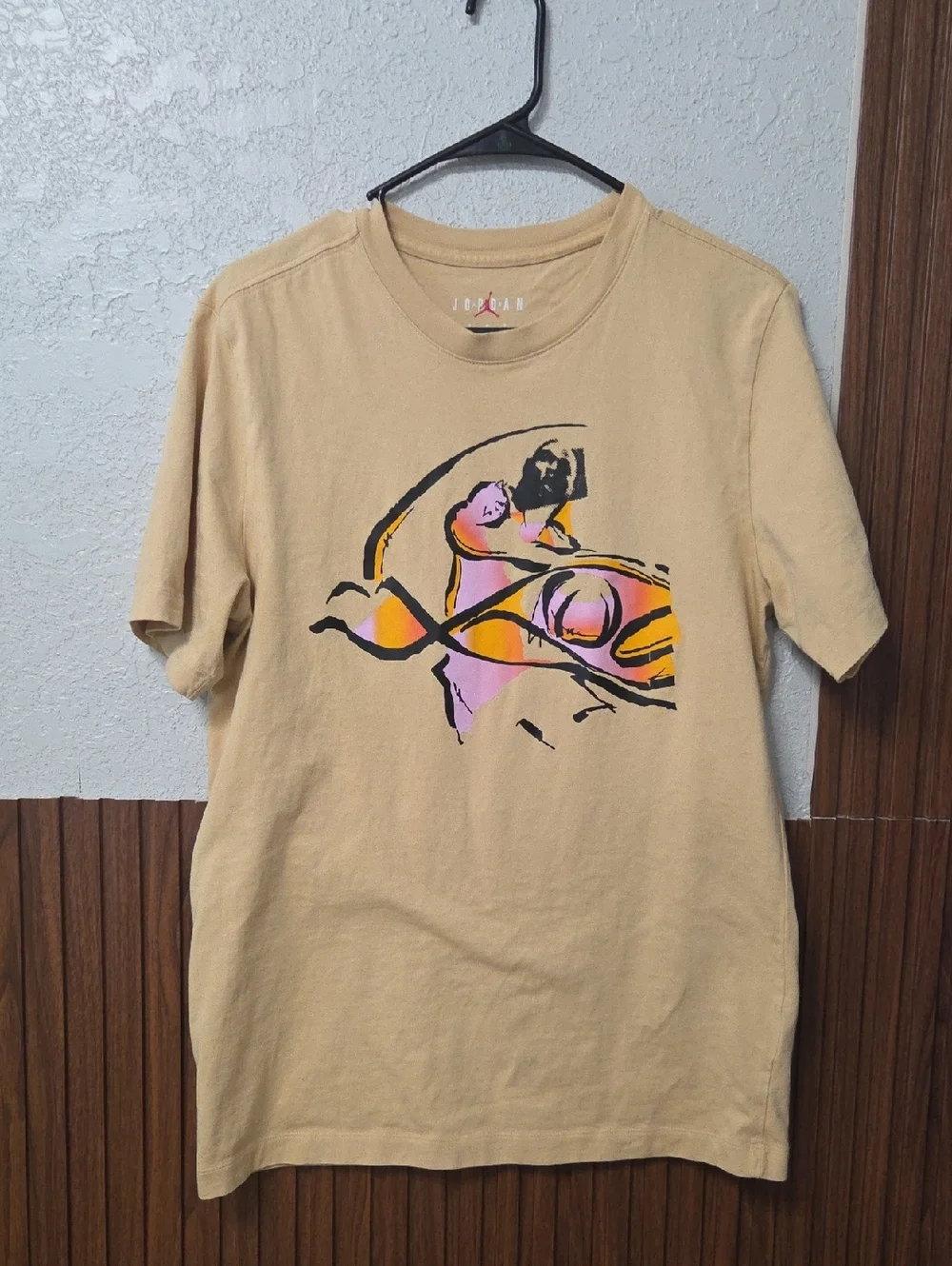 Jordan Tan Short Sleeve Tee with Pink & Yellow Graphic Midium Sz [1034]